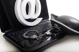- États-Unis-1 milliard d'adresses mails volées qui ont généré 2 millions de dollars de gains-2 pirates inculpés-b