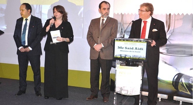 - Le-Prix-Sanofi-de-Recherche-en-Santé-attribué-au-Pr-Tarek-Ben-Othman-et-au-Dr-Leila-Sallemi-3