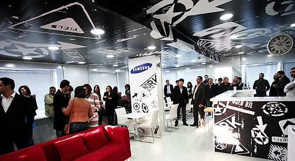 - Samsung-Customer-Center-inauguration-aux-Berges-du-Lac-d’un-espace-convivial-et-original-00