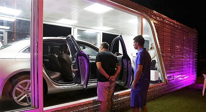 - Audi-On-Tour-2016-1ère-fois-en-Afrique-un-Terminal-mobile-expose-l’Audi-A4-à-la-Marina-Hammamet