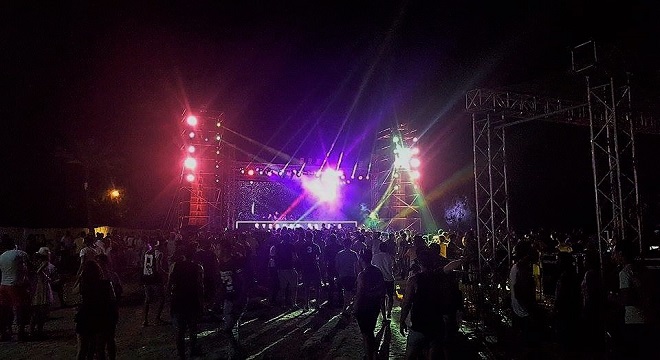 djerba-fest-2016-le-festival-de-la-musique-electronique-vient-de-fait-vibrer-lile-de-reves-0b