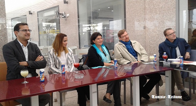 delice-danone-et-taysir-installent-la-1ere-benne-de-tri-selectif-pour-recyclage-de-bouteilles-plastiques-06tt