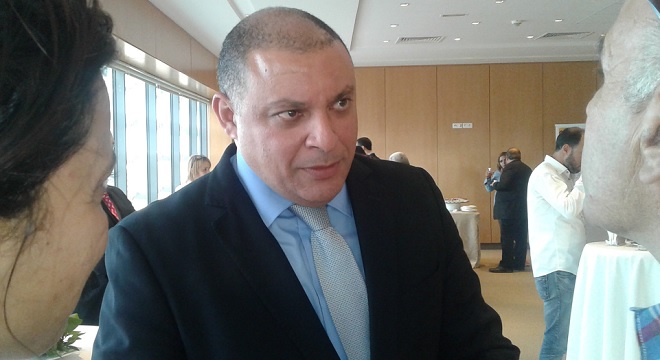 hicham-seffa-passerelles-une-belle-exposition-de-peinture-fruit-dune-action-rse-dattijari-bank-2