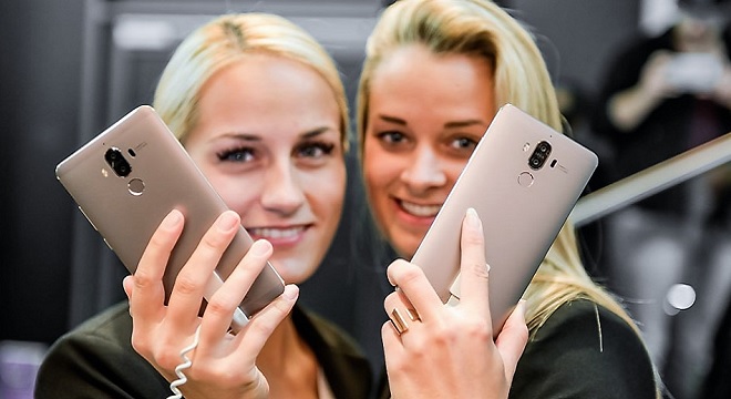 huawei-presente-le-mate-9-en-avant-premiere-mondiale-3