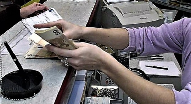 Le dinar tunisien poursuit sa tendance à la baisse face à l’Euro et au Dollar