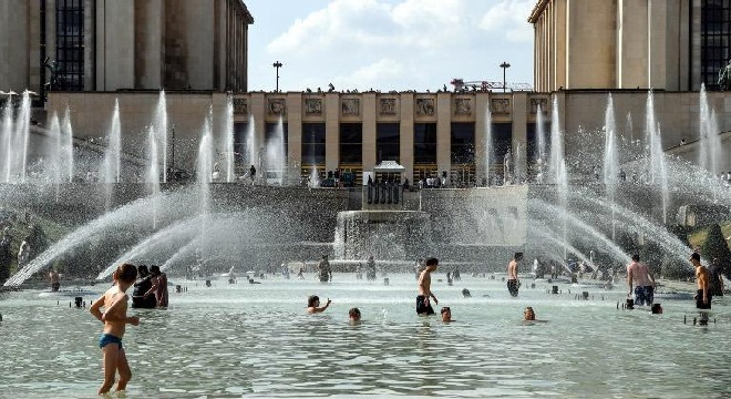En France: Le jour le plus chaud, c’est aujourd’hui