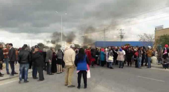 Nabeul : Blocage de la route reliant Béni Khiar et Béni Khaled