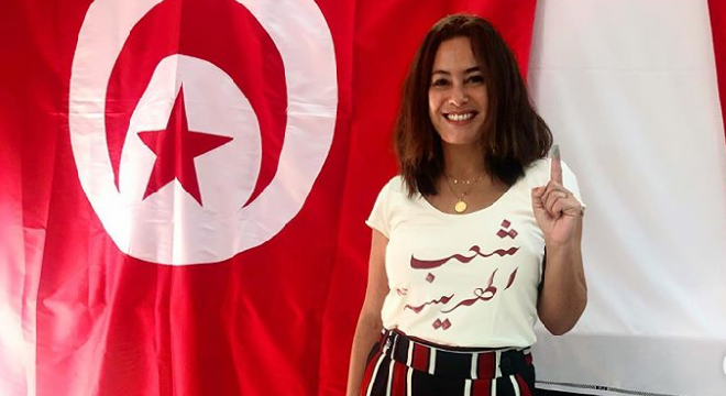 hend-sabri-accomplit-son-devoir-electoral-en-egypte