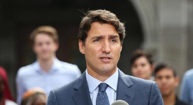 Législatives au Canada : une photo de Trudeau fait polémique (Vidéos)