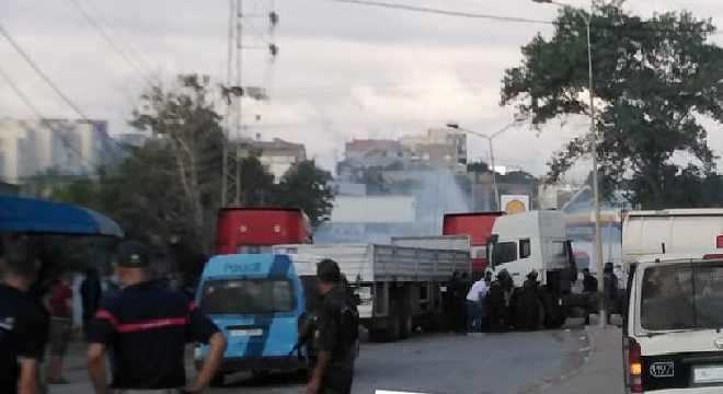 recours-au-gaz-lacrymogene-pour-disperser-des-manifestants-a-bizerte