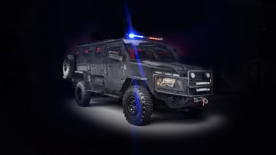 inkas-lance-des-vehicules-de-transport-de-troupes-de-la-serie-swat
