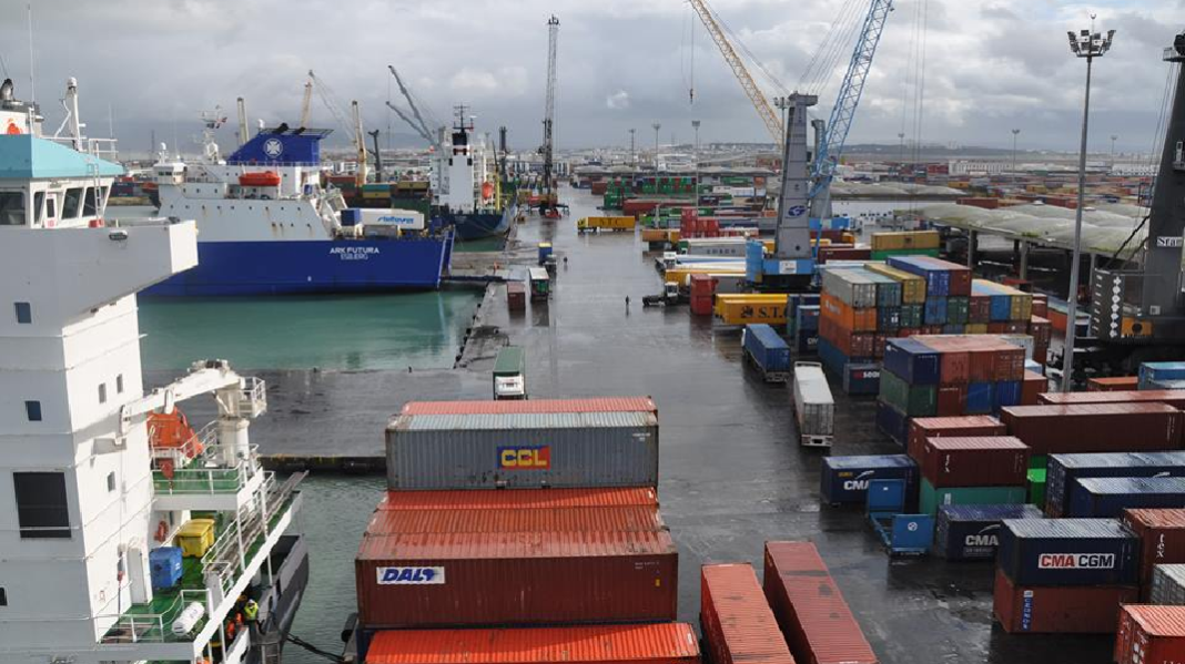 arrestation-de-neuf-individus-setant-infiltres-dans-le-port-commercial-de-la-goulette