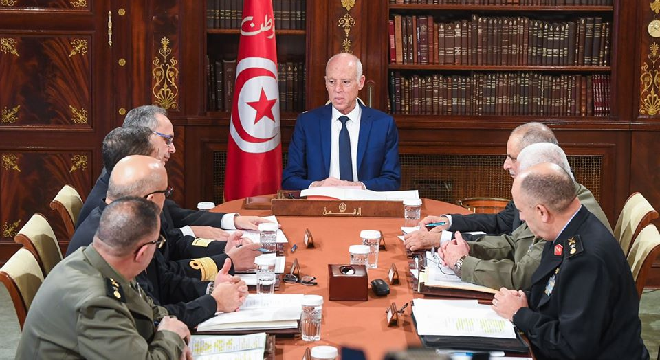 kais-saied-preside-une-reunion-du-conseil-superieur-des-armees