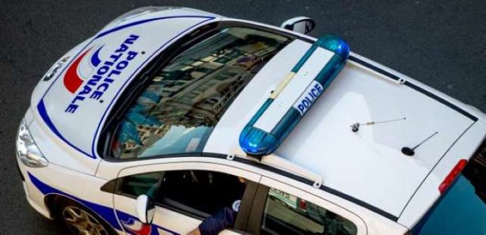 Une adolescente de 15 ans tue son beau-père violent