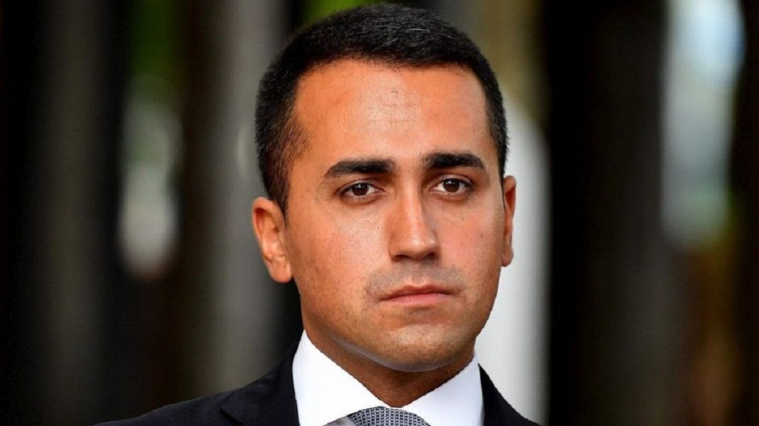 en-italie-luigi-di-maio-quitte-la-tete-du-mouvement-5-etoiles-mais-reste-au-gouvernement