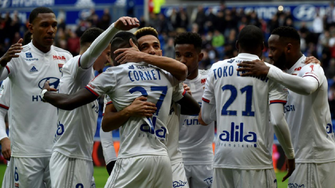 l1-lyon-domine-nettement-toulouse-3-0-et-se-rapproche-du-podium