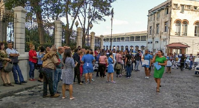 un-fort-seisme-fait-trembler-les-caraibes-alerte-au-tsunami