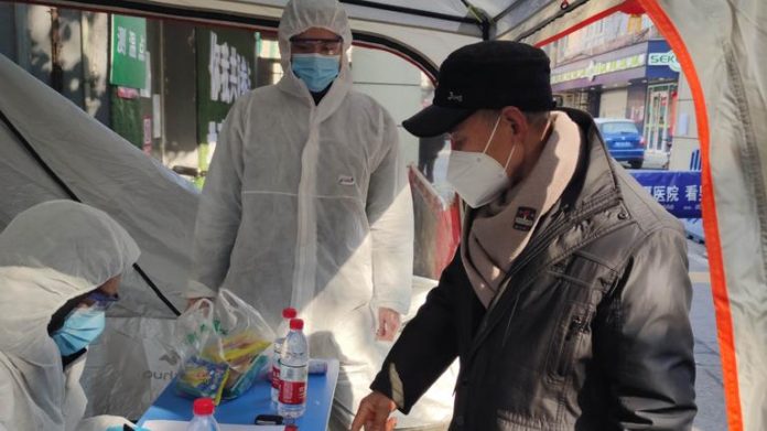 Coronavirus : Deux responsables chinois limogés sous la pression de l’opinion