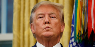 Trump célèbre l’adoption de son projet de budget