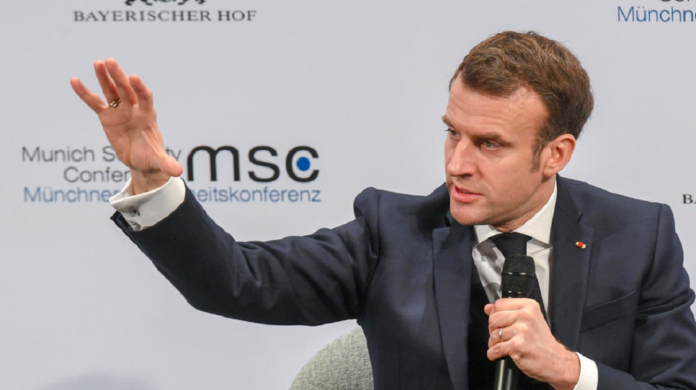 À Munich, Emmanuel Macron met en garde contre les ingérences de la Russie (vidéo)