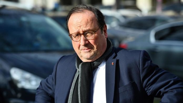 Hué par des manifestants, François Hollande exfiltré d’une librairie près de Paris