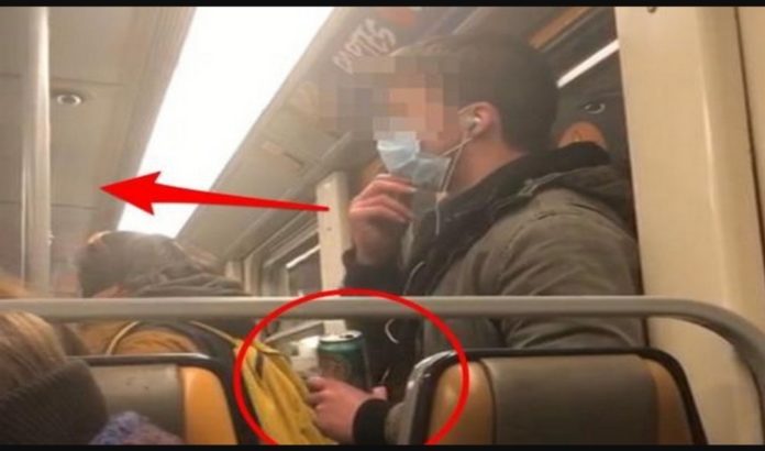 Coronavirus : en vidéo, un homme filmé en train de répandre sa salive sur la barre à mains courantes d’un métro