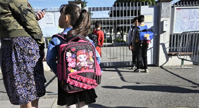 -En-France-les -Papy et Mamie- devront éviter d’aller chercher les enfants à l’école-01