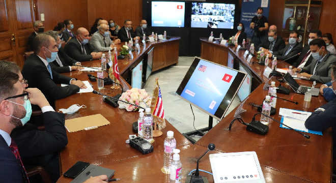 lancement-du-systeme-de-communication-a-distance-entre-ses-differentes-directions-centrales-et-regionales