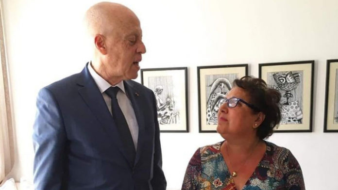 Kais Saïed rend visite à la militante Radhia Nasraoui