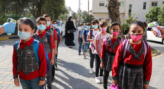enseignement-les-syndicats-appellent-a-un-confinement-sanitaire-general