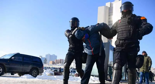 russie-au-moins-500-interpellations-lors-de-manifestations-pro-navalny