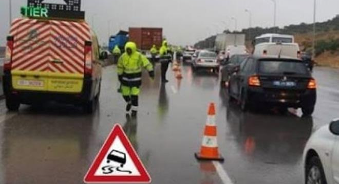 le-derapage-dun-camion-sur-lautoroute-a1-provoque-un-blocage-partiel-de-la-circulation