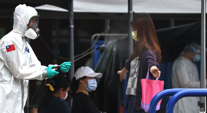 en-pleine-flambee-epidemique-taiwan-va-recevoir-400-000-doses-de-vaccins-contre-le-covid-19