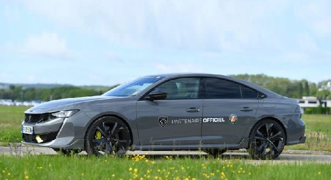 peugeot-e-expert-hydrogen-premier-utilitaire-a-pile-a-combustible-de-la-marque