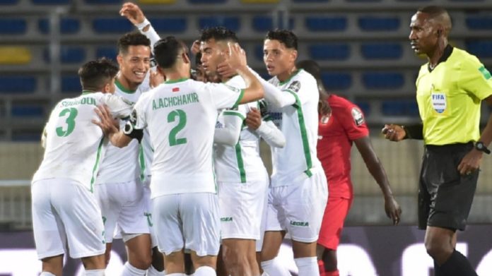 Coupe de la CAF : le Raja Casablanca (bien boosté par Lassaad Chebbi) bat la JS Kabylie d’Algérie en finale (2-1)