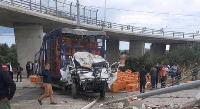 bordj-cedria-un-poids-lourd-chute-dun-viaduc-sur-un-autre-vehicule