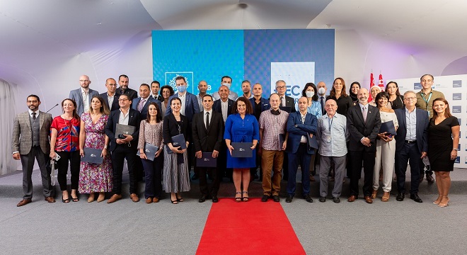 sortie-de-la-premiere-cohorte-de-doubles-diplomes-msb-tunis-et-hec-montreal03