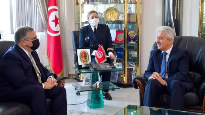 Le ministre de la Défense nationale reçoit l’ambassadeur des Etats-Unis