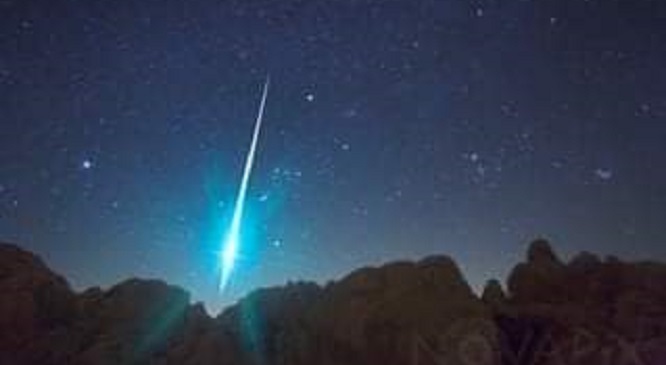 Une boule de feu au ciel de Tunis, la Cité des Sciences clarifie