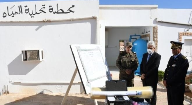 le-ministre-de-la-defense-se-rend-a-la-base-aerienne-de-gabes