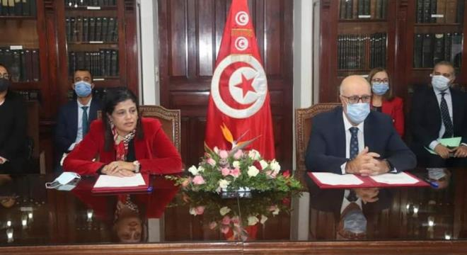 Signature d’un accord relatif à la télé-compensation des ordres de paiement liés aux déclarations d’impôts