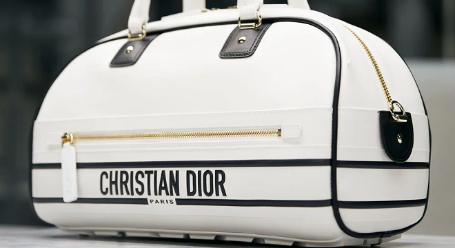 Dior Dévoile Le « Dior Vibe », Son Nouveau Sac À Main Ultra-Désirable