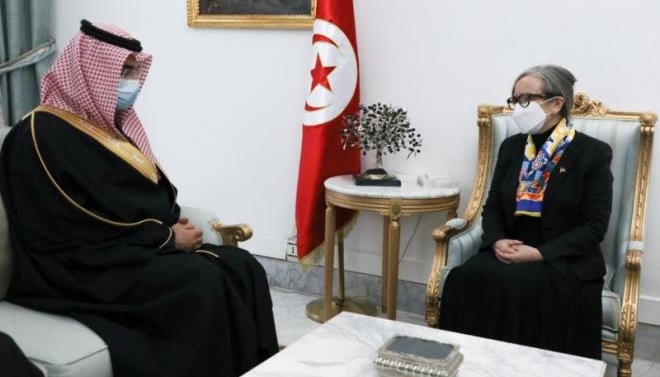 Bouden s’entretient avec le président exécutif du FSD, Sultan Ben Abdul Rahman Al-Morched