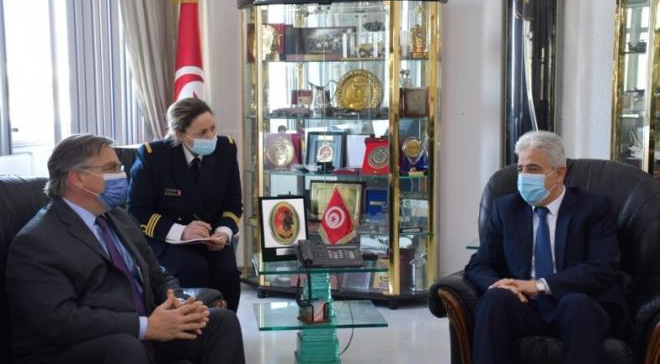 Le ministre de la Défense reçoit l’ambassadeur des États-Unis à Tunis
