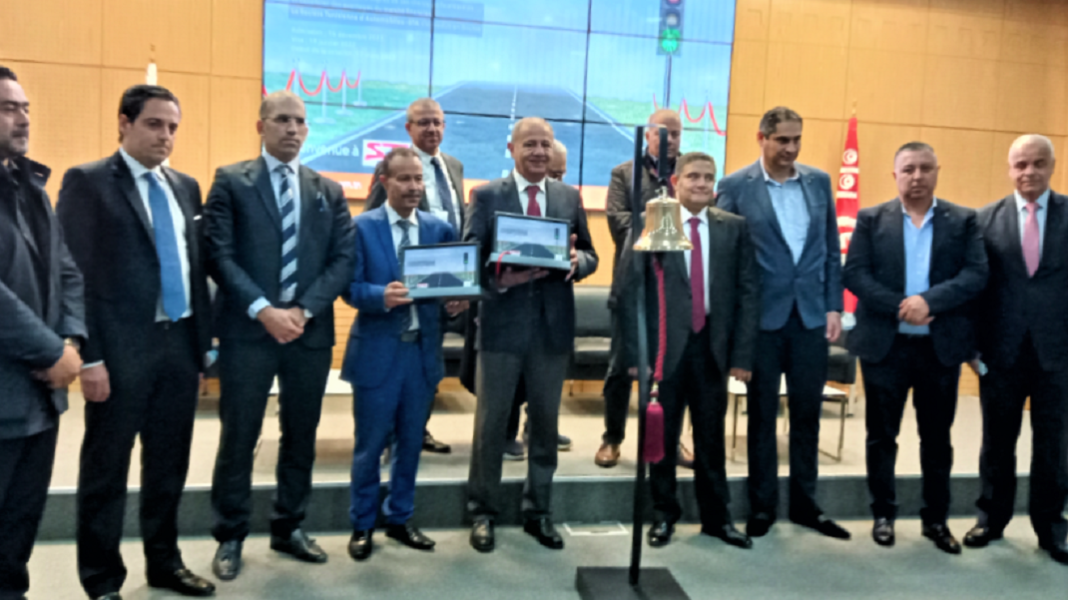 bourse-de-tunis-a-09h00-precise-moneim-boussarsar-a-sonne-la-cloche-et-les-negociations-du-titre-de-la-sta-distributeur-des-voitures-chery-ont-demarre