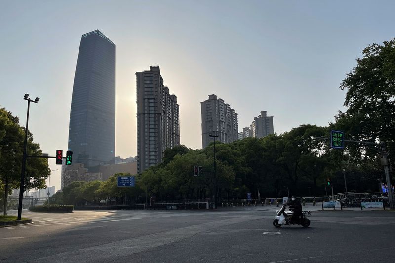 CHINE: DE NOUVEAUX CAS DE DÉCÈS LIÉS AU COVID DÉTECTÉS À SHANGHAI, LA POPULATION S'EXASPÈRE