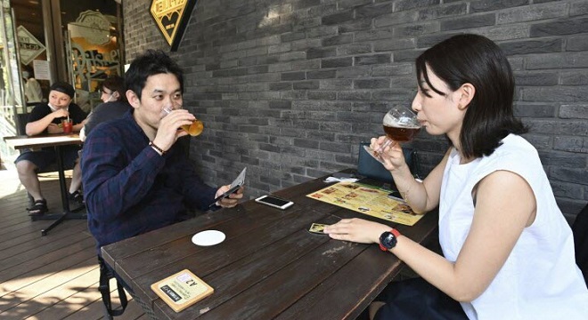 Le Japon incite les jeunes à consommer plus d'alcool et crée la polémique