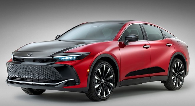Toyota Crown un retour en format berline surélevée et hybride