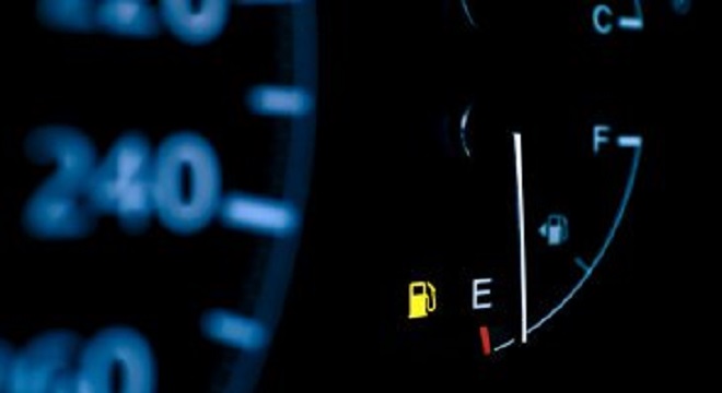 Panne d’essence : combien de kilomètres peut-on rouler en réserve ...