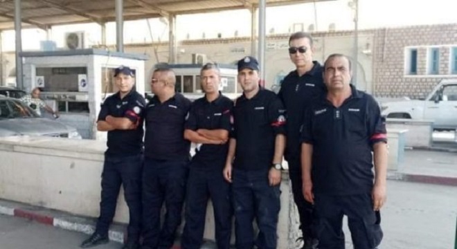 Les douaniers porteront le brassard rouge